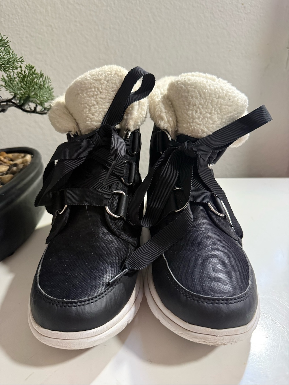 Sorel Explorer Carnival women size 7.5 black Faux-Fur Collar Lace-Up Winter Boot - Picture 3 of 10